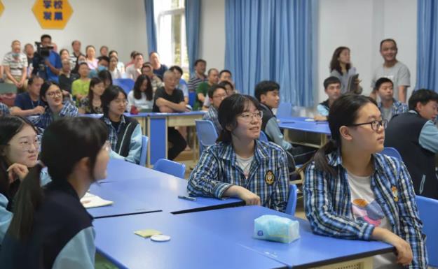 一天一個小驚喜！美視師一學(xué)?！澳?chuàng)班”，學(xué)習(xí)是小case，學(xué)生是成績的大boss