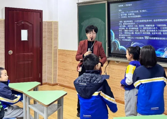 家校攜手，共赴美好——走進(jìn)中國(guó)部二年級(jí)家長(zhǎng)課堂